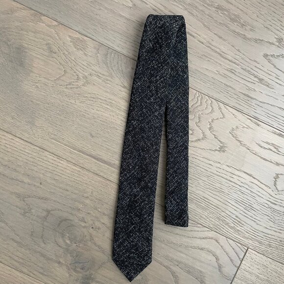 Reaction Kenneth Cole Abstract Print Poly Blend Textured Tie Blk+Wht Sz OS NWOT - Picture 3 of 6
